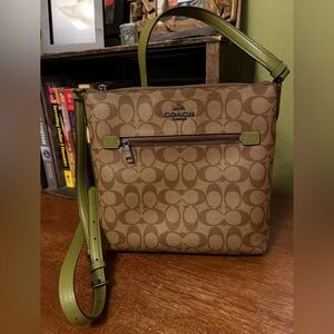 COACH C1554 Signature Tan & Green Crossbody Shoulder Bag NWOT